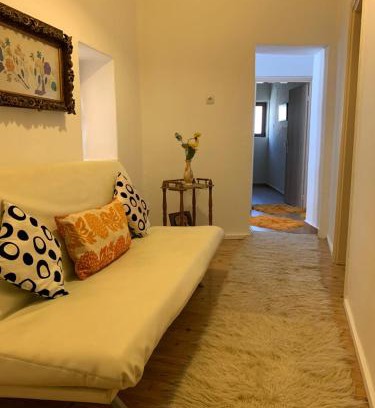 Ithomi House | Iras House