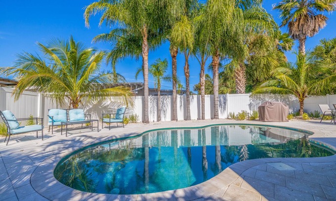 Indian Rocks Beach House | IRB Pool Home on 12th sleeps 7 Walking distance to everything.Heated Pool.
