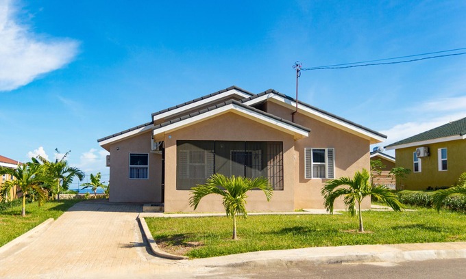 Florence Hall Village House | Irie Paradise Getaway Brand New Gated Community
