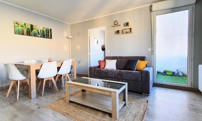 Orly Apartment | IRIS-12 Min aéroport PARIS ORLY - Arrivée autonome- Wifi & Parking gratuit