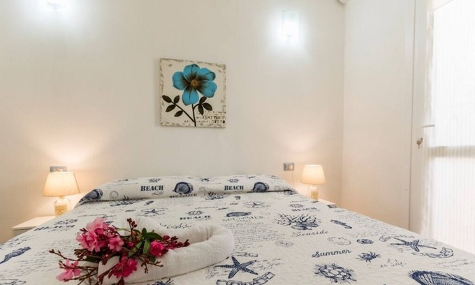 Calasetta Apartment | IRIS, apartment with a glimpse of the sea