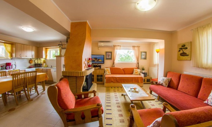 Lefkakia Apartment | Iris-Gogo House