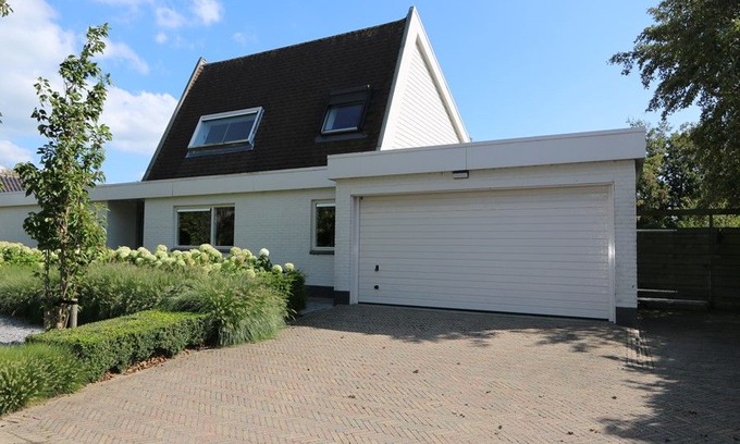 Westenschouwen Villa | Irisweg 9 very luxurious villa for a high-quality vacation