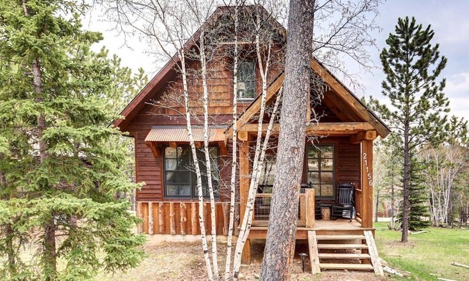 Deadwood House | Iron Horse Cabin - Gilded Mountain