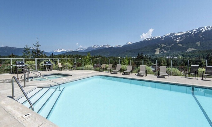 Blueberry Hill Apartment | Ironwoods on Blueberry Hill Whistler