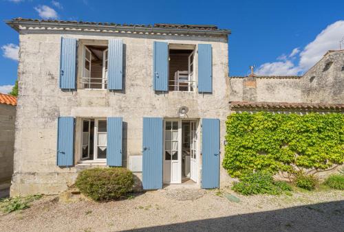Mortagne-sur-Gironde House | Isatis