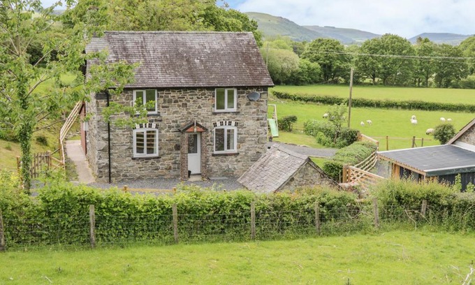 Caersws House | Isfryn