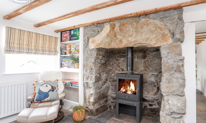 Llanengan Cottage | ISFRYN, pet friendly, character holiday cottage in Abersoch