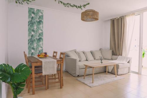 San Miguel de Abona Apartment | Isla Verde Studio Apartment Green Park