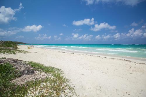 Duncans Villa | Island Breeze Beach Villa