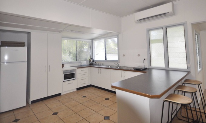 Bongaree Apartment | Island Bungalow