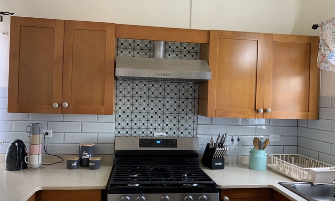 Portmore House | Island Cozy in Gated Community Phoenix Park, Portmore