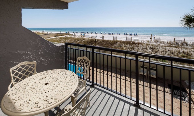 Fort Walton Beach Condo | Island Echos 2M Perfect Getaway! Second floor, Direct Gulf front Beauty!