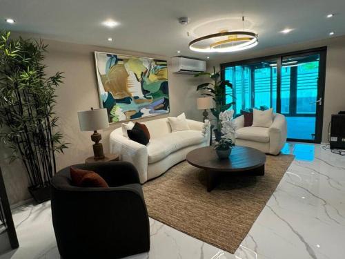 Tamuning House | Island Escape