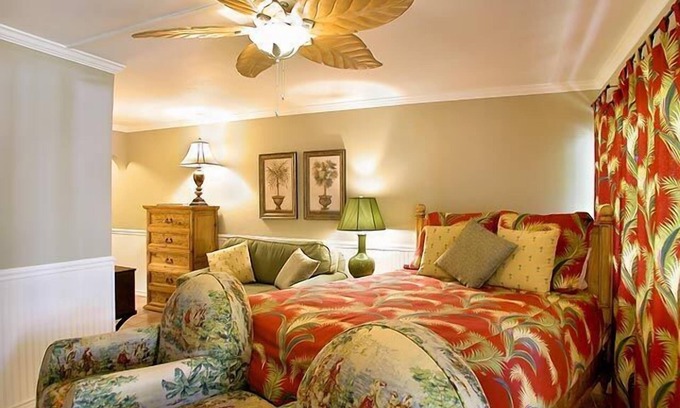 Poipu Condo | Island furnishings add to the tropical ambience of this studio-style condo.