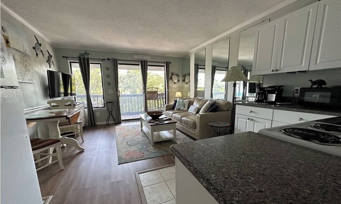 Tybee Island Condo | Island getaway with private beach