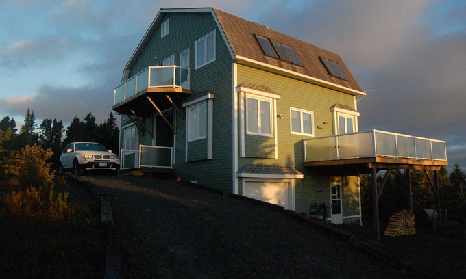 LaHave House | Island House Above Trees! 360° Oceanview, 4BR, Car-Accessible, Near Lunenburg