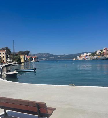 Karpenisi House | Island house meters from the waterfront