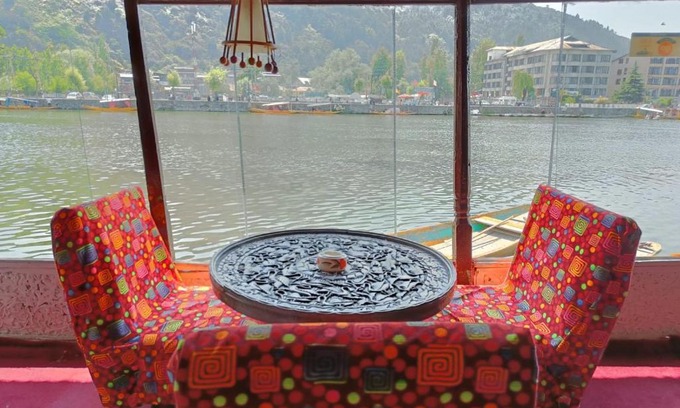 Dal Lake House | Island