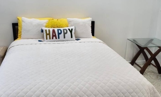 Richmond Condo | Island Life#2 @Bay Garden Live Local. GOOD PRICE!Clean with Ocean views