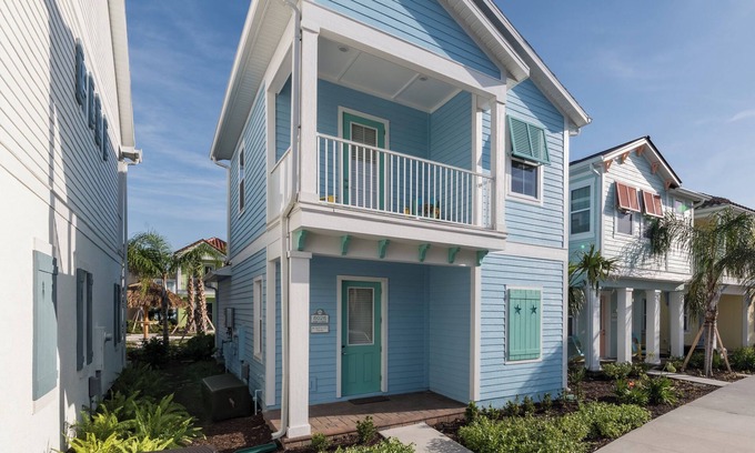 West Kissimmee Cottage | Island Life Cottage near Disney with Margaritaville Resort & Island H2O Access.