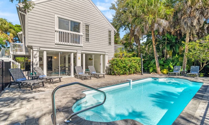 Siesta Key House | Island Sol - Private Pool, Pet Friendly next to Siesta Village and Siesta Beach