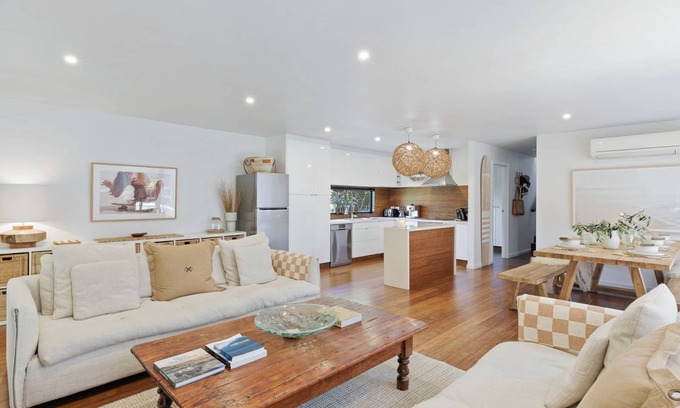 Cape Woolamai House | Island Surf House Beautiful spacious home next to the ocean.
