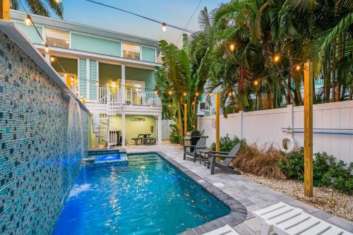 Siesta Key Village House | Island Time West