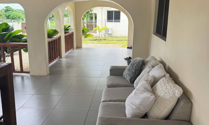 Port Vila House | Island Unit in Pango - Surfhouse