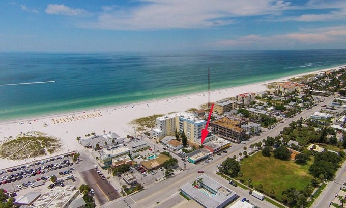 Clearwater Beach Cottage | Island Vibes Cottage | Amazing Location