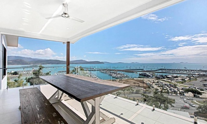 Airlie Beach House | Island Views - the perfect holiday home. Centre of Airlie Beach. More to offer