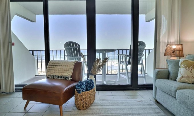 Gulf Shores Apartment | Island Winds East