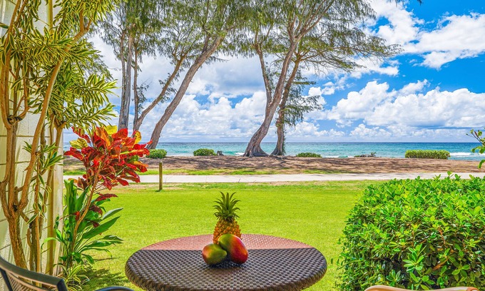 Wailua Apartment | Islander on the Beach 131 Direct Oceanfront Studio