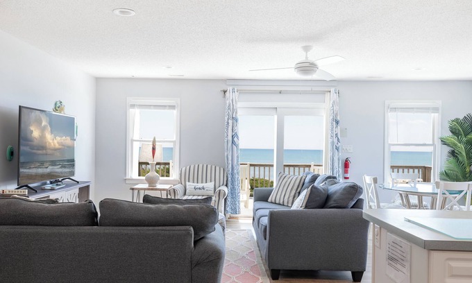 Emerald Isle House | Islandia West: Gorgeous Oceanfront Duplex 3BR, 3BA