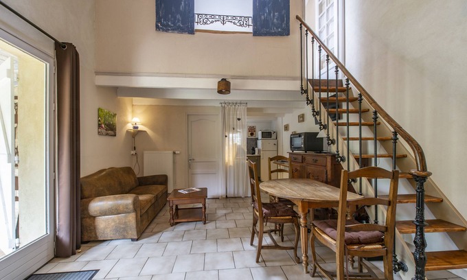Le Thor Apartment | Isle-sur-la-Sorgue, charming gîte with all modern conveniences, ideal for couples, quiet location