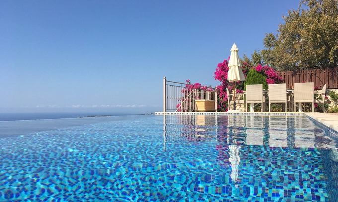 Mousata Villa | Isolation villa paradise! Sleeps 10. Stunning Infinity Pool, Breathtaking Views