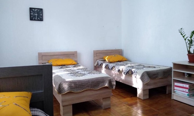 Sverdlov District Bed & Breakfast | Issyk-kul Almaty stopover hostel