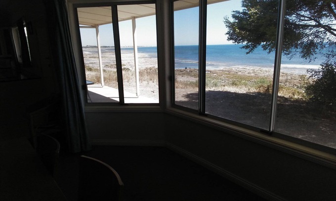 Para Wurlie House | Istana ~ Beachfront with great sea views! Off Peak Special!