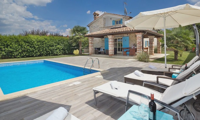 Visnjan Villa | Istrian stone villa with private pool near Porec