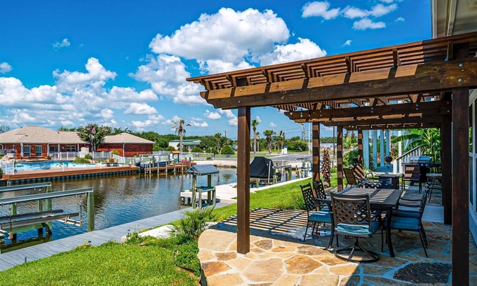 Rockport House | It`s clock out time!