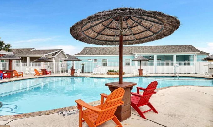 Port Aransas Apartment | It`s Friday Beaches With 2 Community Pools