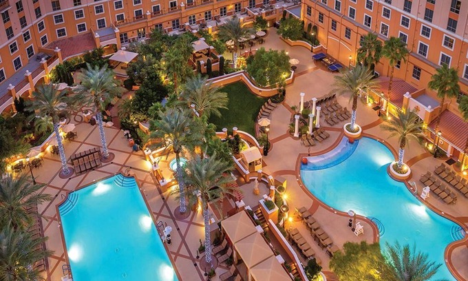 Las Vegas Resort | It's Vegas Baby! Spread Out in 2BR Deluxe Condo at Wyndham w/Hot Tub, Gym, Pools