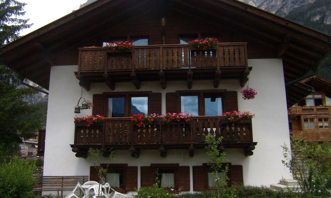 San Vito di Cadore Apartment | rhododendron ground floor 2