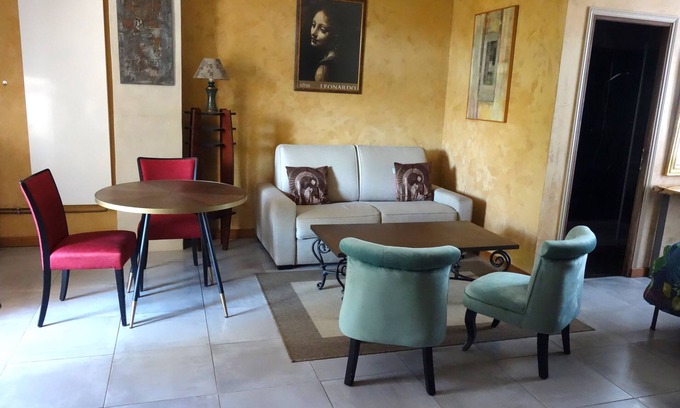 Amboise Apartment | Italian-style apartment and garden in the heart of Amboise.