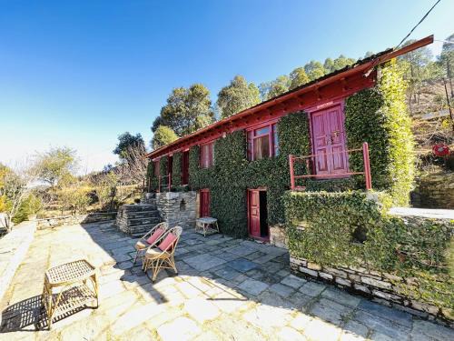 Kaul Cabin | Itmenaan Estate in the Himalayas