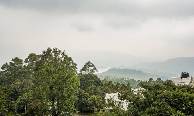 Chinnakanal Hotel | Itsy Hotels Classiyo Munnar Crown Resorts
