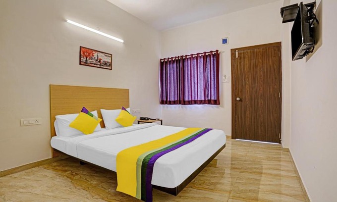 Nashik Hotel | Itsy Hotels Flowers Park