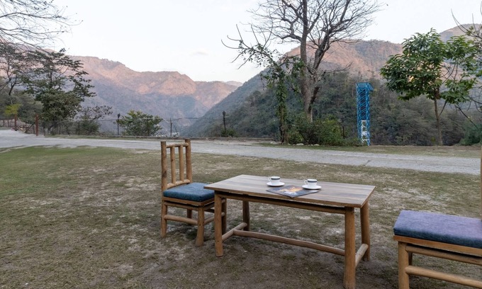 Dhunar Gaon Hotel | Itsy Hotels Paddler Zone With Bungee Jumping