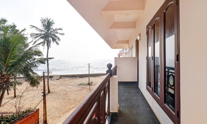 Kovalam House | Itsy Hotels The Waters Edge Beach Resort