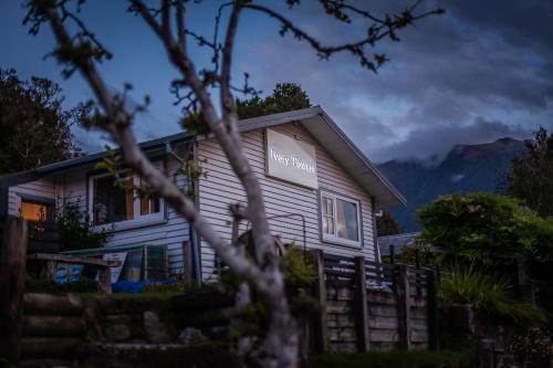 Fox Glacier Hostel | Ivorytowers Accommodation